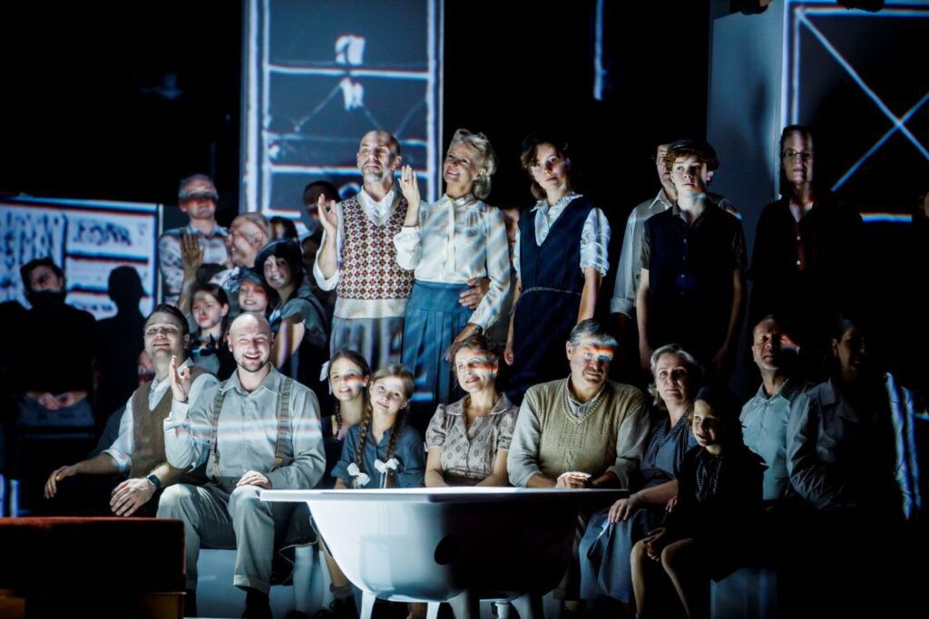 „Najlepsze miasto świata. Opera o Warszawie” w Teatrze Wielkim – Operze Narodowej © Krzysztof Bieliński
