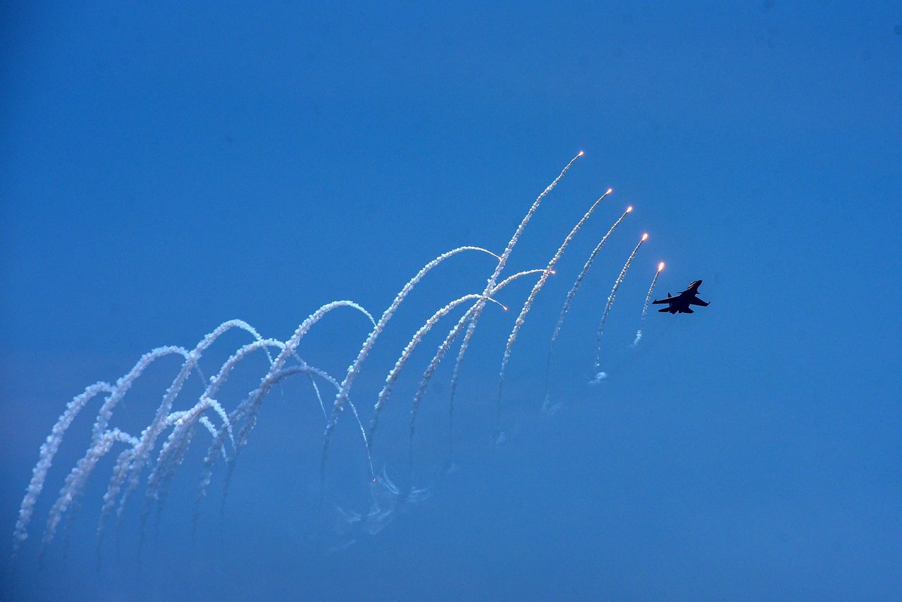 India-Pakistan tensions soar as massive aerial clash erupts
