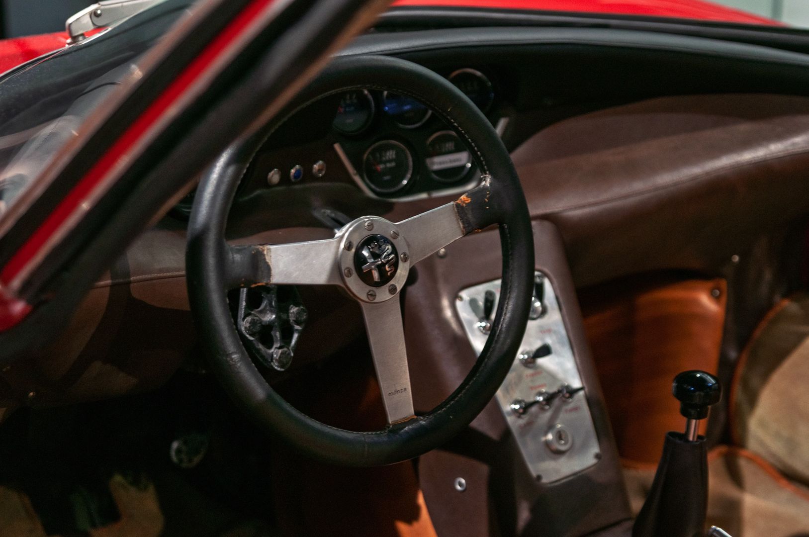 Klasyczna Alfa Romeo 33 Stradale (1967)