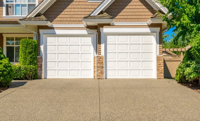 Brama garażowa - rolowana czy segmentowa?