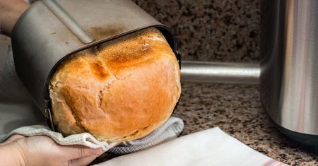 Jeszcze ciepły! Wypiekacz do chleba w sam raz na chłodne poranki.