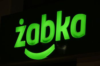 Dzień Kobiet w Żabce. Bilet do Multikina za 12 zł przy zakupie tulipanów