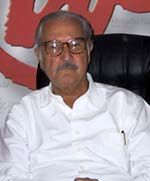 Oburzony Carlos Fuentes