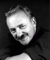 Janusz Leon Wiśniewski na toruńskim bruku