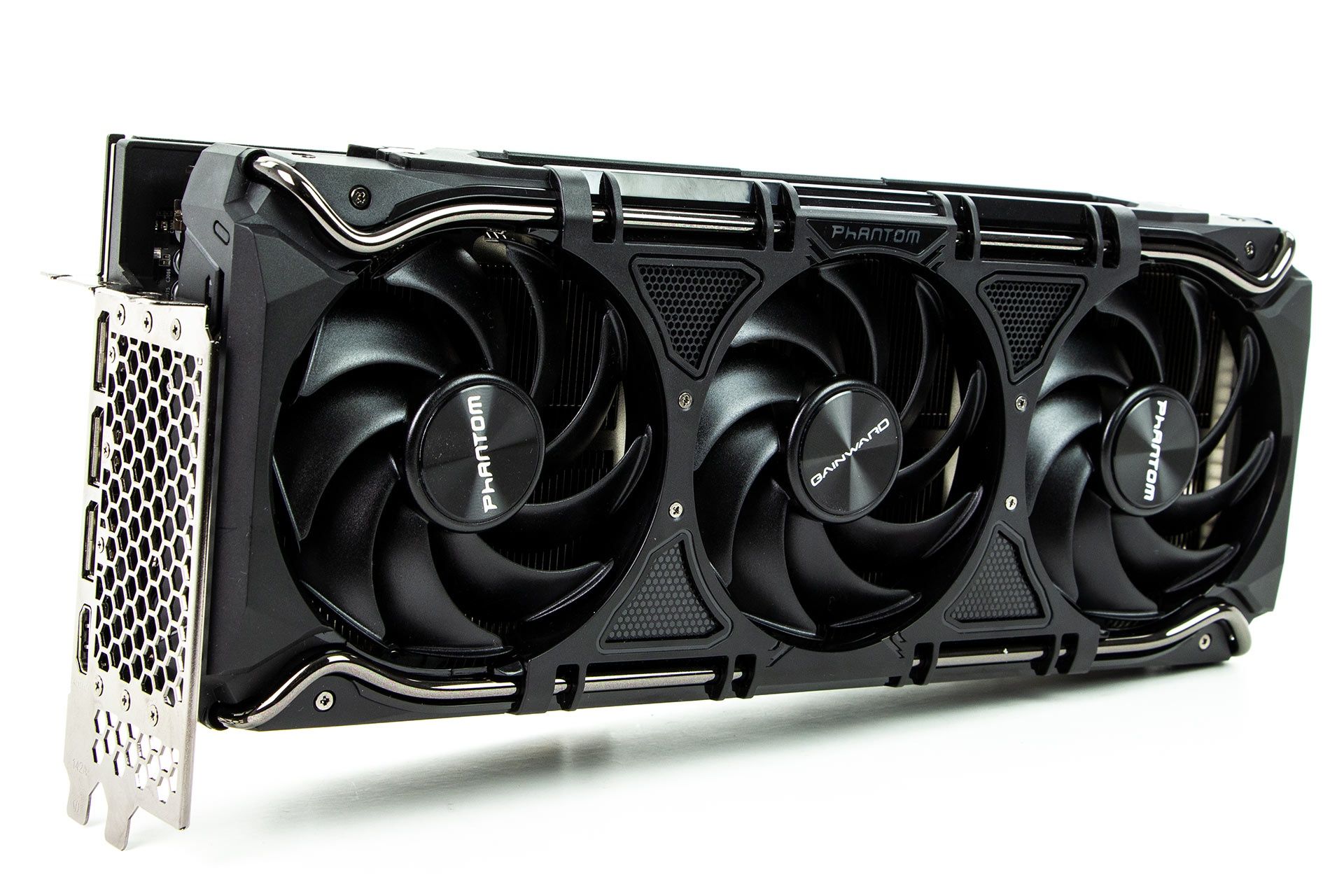 Gainward GeForce RTX 4080 Phantom GS - z profilu