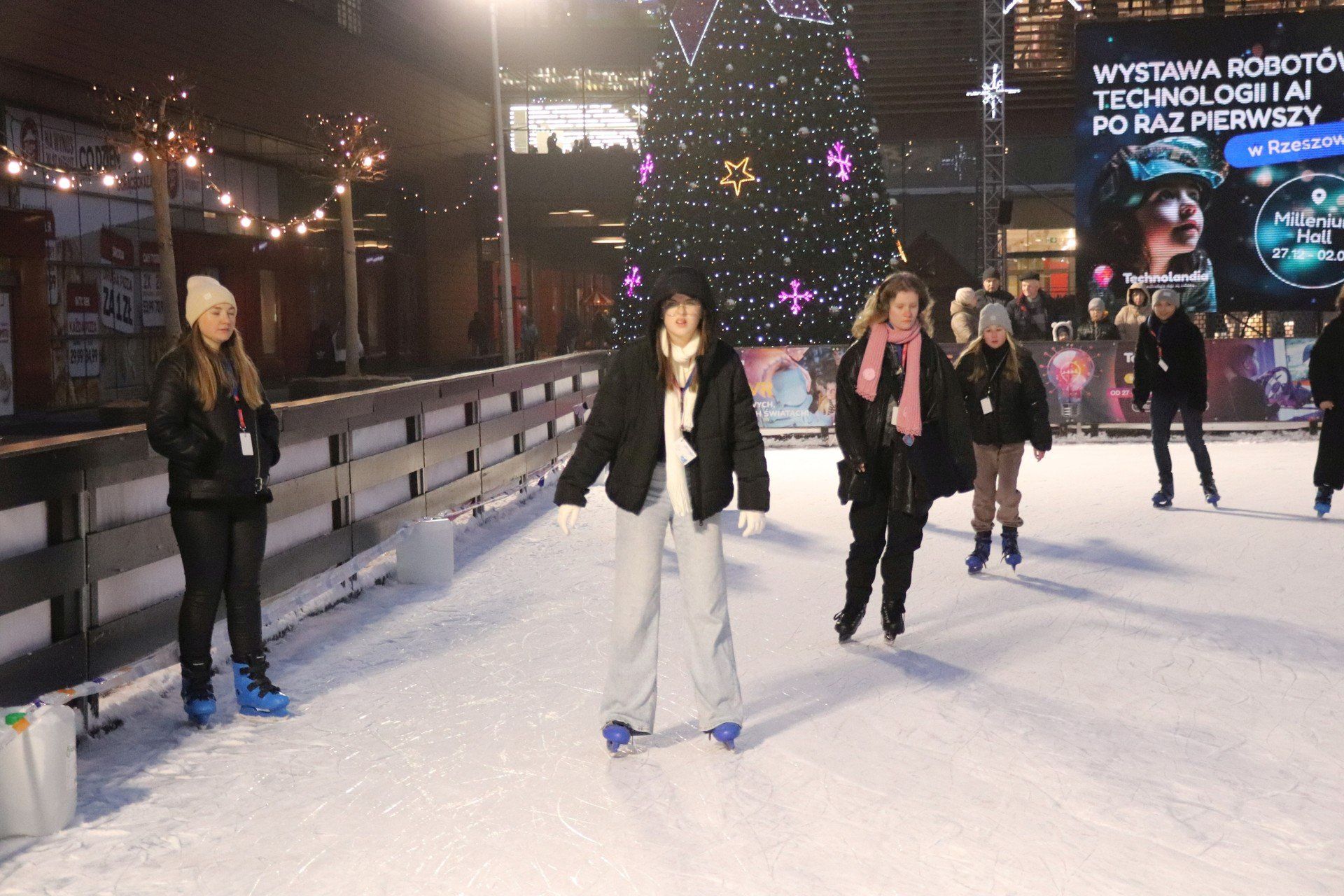 Lodowisko na Skwerze Millenium Hall w Rzeszowie - sezon 2024/2025