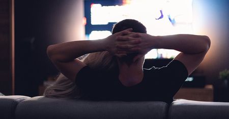 Masz telewizor? Uważaj, bo kontrolerzy z poczty pukają do drzwi mieszkańców. Wpuszczenie ich może Cię sporo kosztować