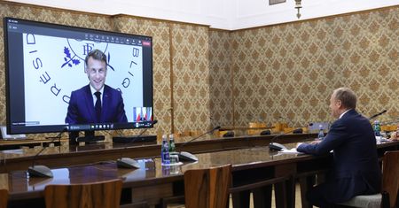 Macron podziękował Tuskowi. "Ten traktat umocni więzi"