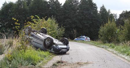 Nastolatkowie ukradli volvo. Chcieli jeszcze ukraść renault