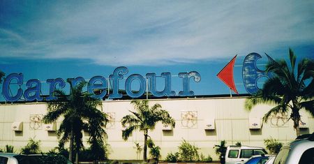 Francuski Carrefour otworzy sklepy w niedziele. Sieć dogadała się ze związkowcami