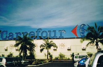 Francuski Carrefour otworzy sklepy w niedziele. Sieć dogadała się ze związkowcami