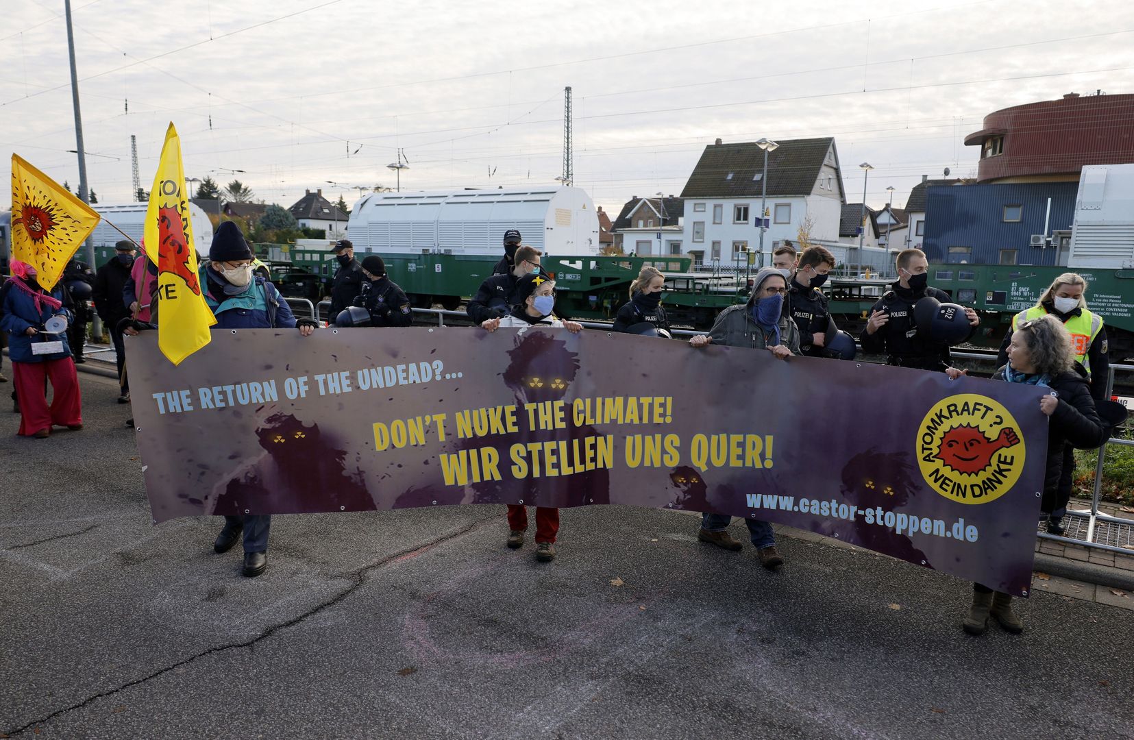 Aktywiści klimatyczni protestowali przeciwko importowi radioaktywnych odpadów