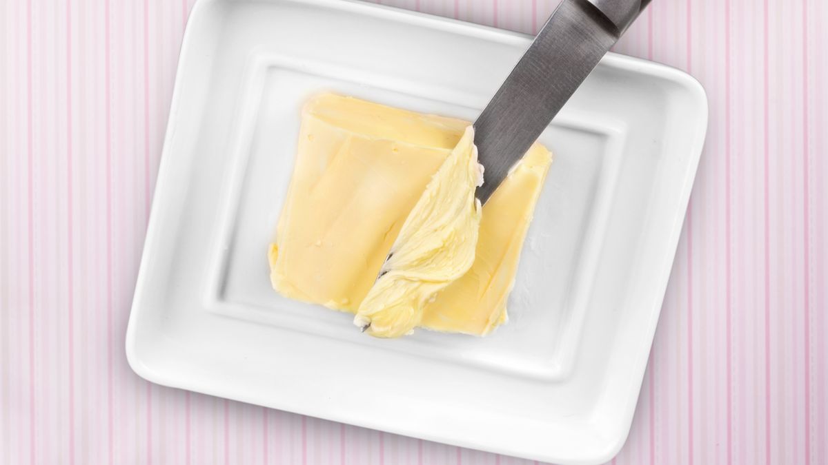 Margaryna (80% tłuszczu) w kostce z dodatkiem soli i witaminą D
