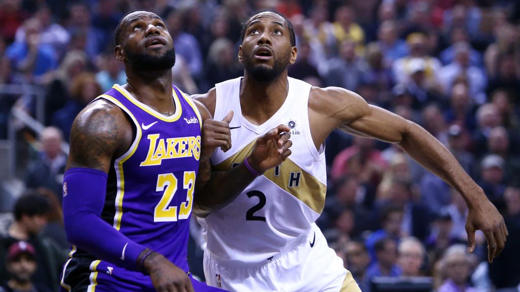 Getty Images /  Vaughn Ridley / Na zdjęciu: LeBron James i Kawhi Leonard