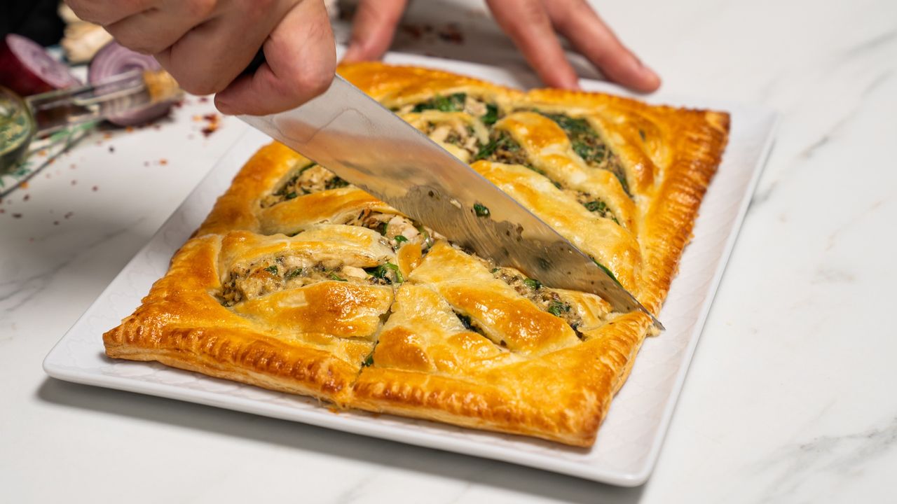 Baked puff pastry with chicken and spinach