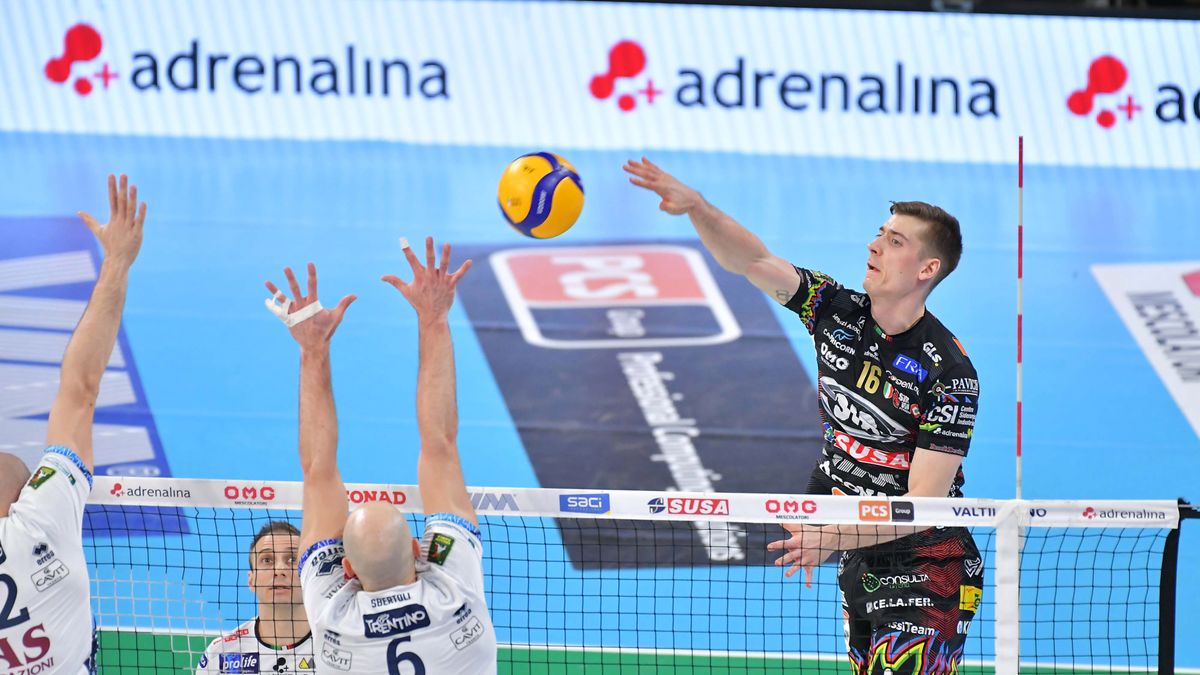 Materiały prasowe / legavolley.it / Na zdjęciu: Kamil Semeniuk w ataku