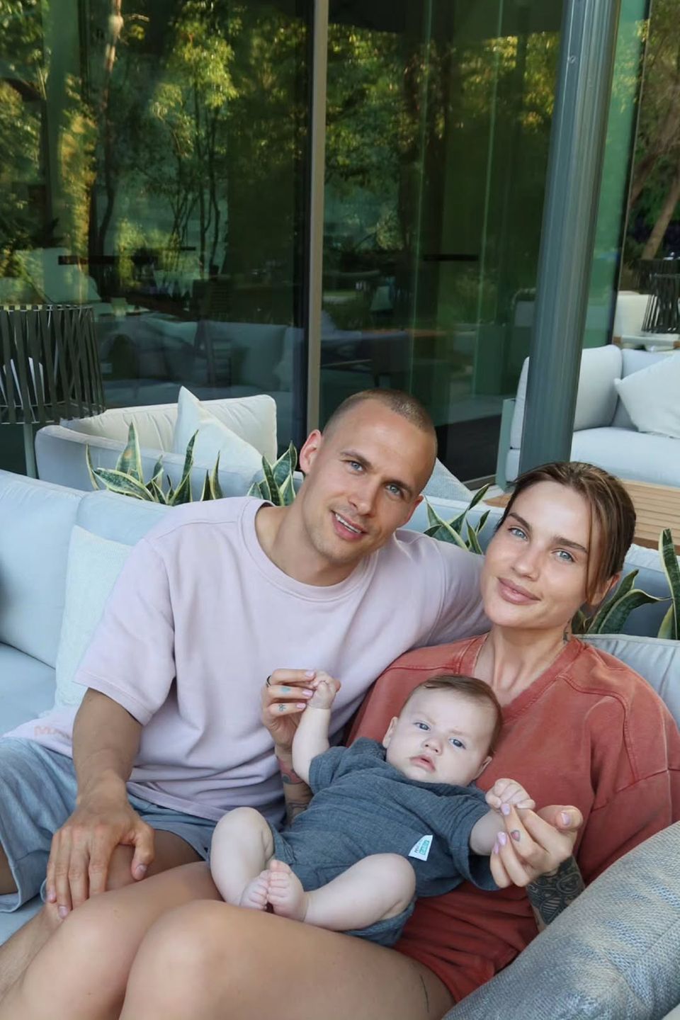 Karolina Gilon i Mateusz Świerczyński  z synem