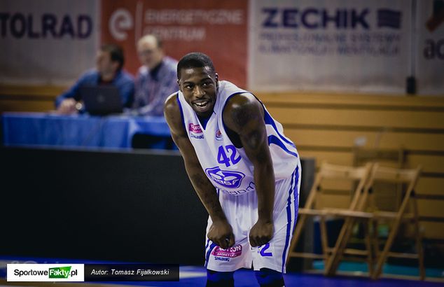 Elijah Johnson chciał odegrać się na Anwilu, lecz z powodu kontuzji nie zagra we Włocławku. Brak lidera dodatkowo zmotywuję Rosę?