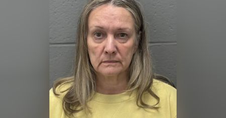 46 lat różnicy. Uprawiała seks z uczniem. Skandal w USA