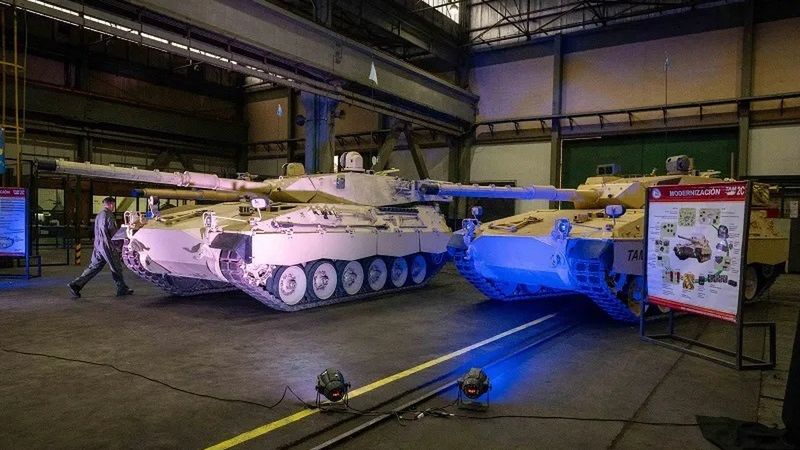 Prototypy zmodernizowanych czołgów TAM 2CA2