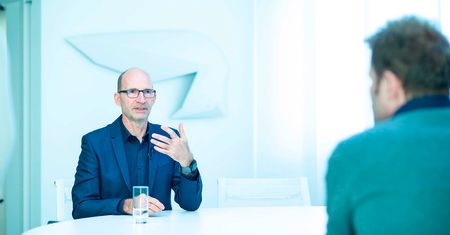 Projektanci VW tworzą nowe modele w swoich domach. Dyrektor designu - Klaus Bischoff - opowiada nam, jak to się odbywa