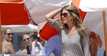 Aniston przeprowadza się do Londynu?