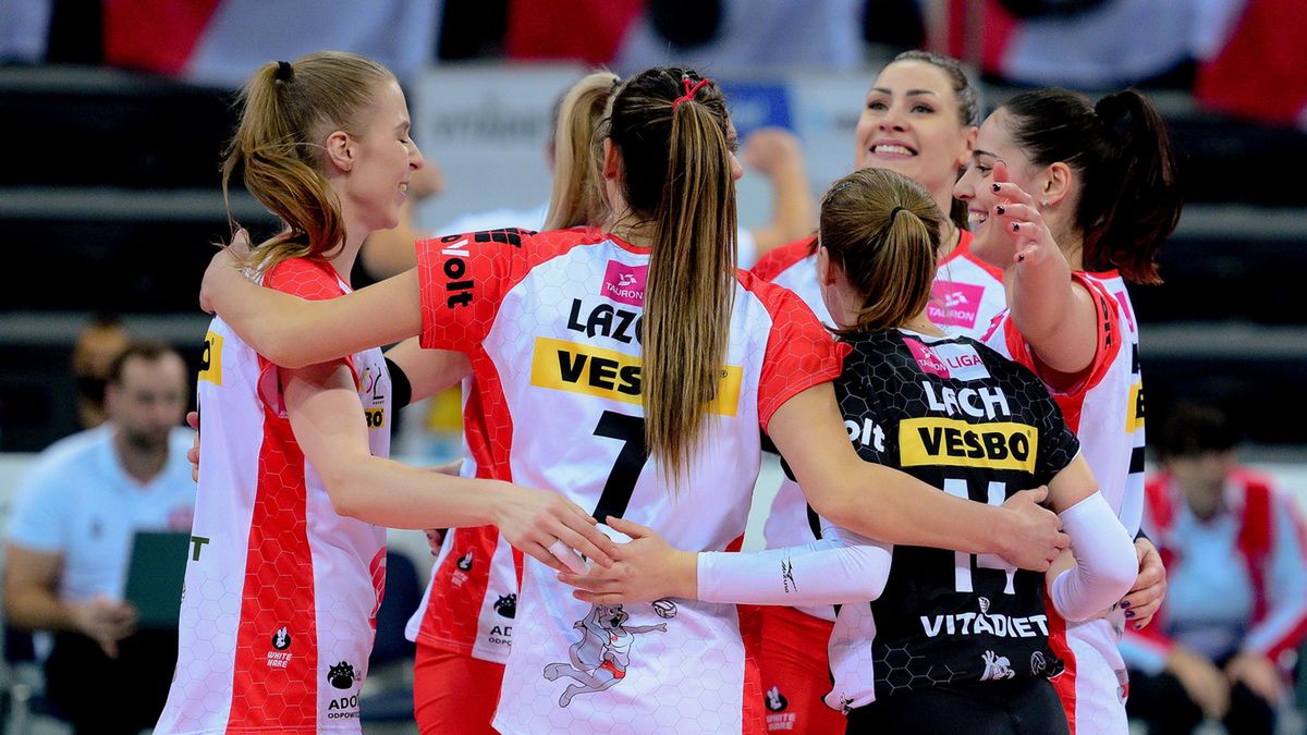WP SportoweFakty / Paweł Piotrowski / Na zdjęciu: siatkarki ŁKS-u Commercecon Łódź