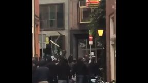 Holandia. Bójka pseudokibiców w centrum Groningen