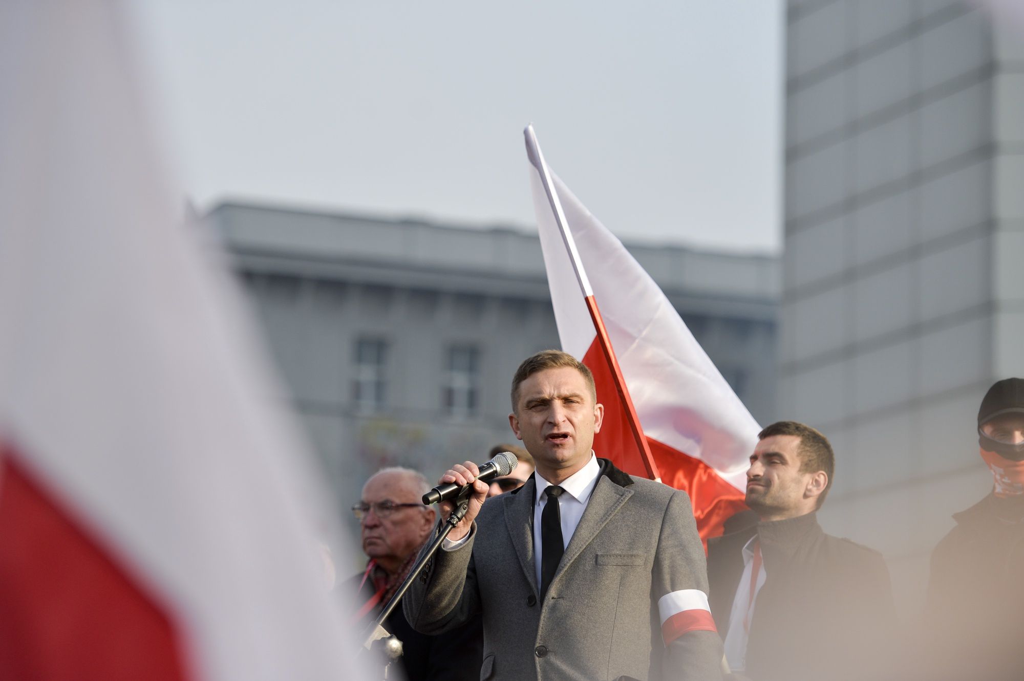 Wpadka Roberta Bąkiewicza. Narodowiec ogłosił, że chce nieść "KRUŻGANEK OŚWIATY"