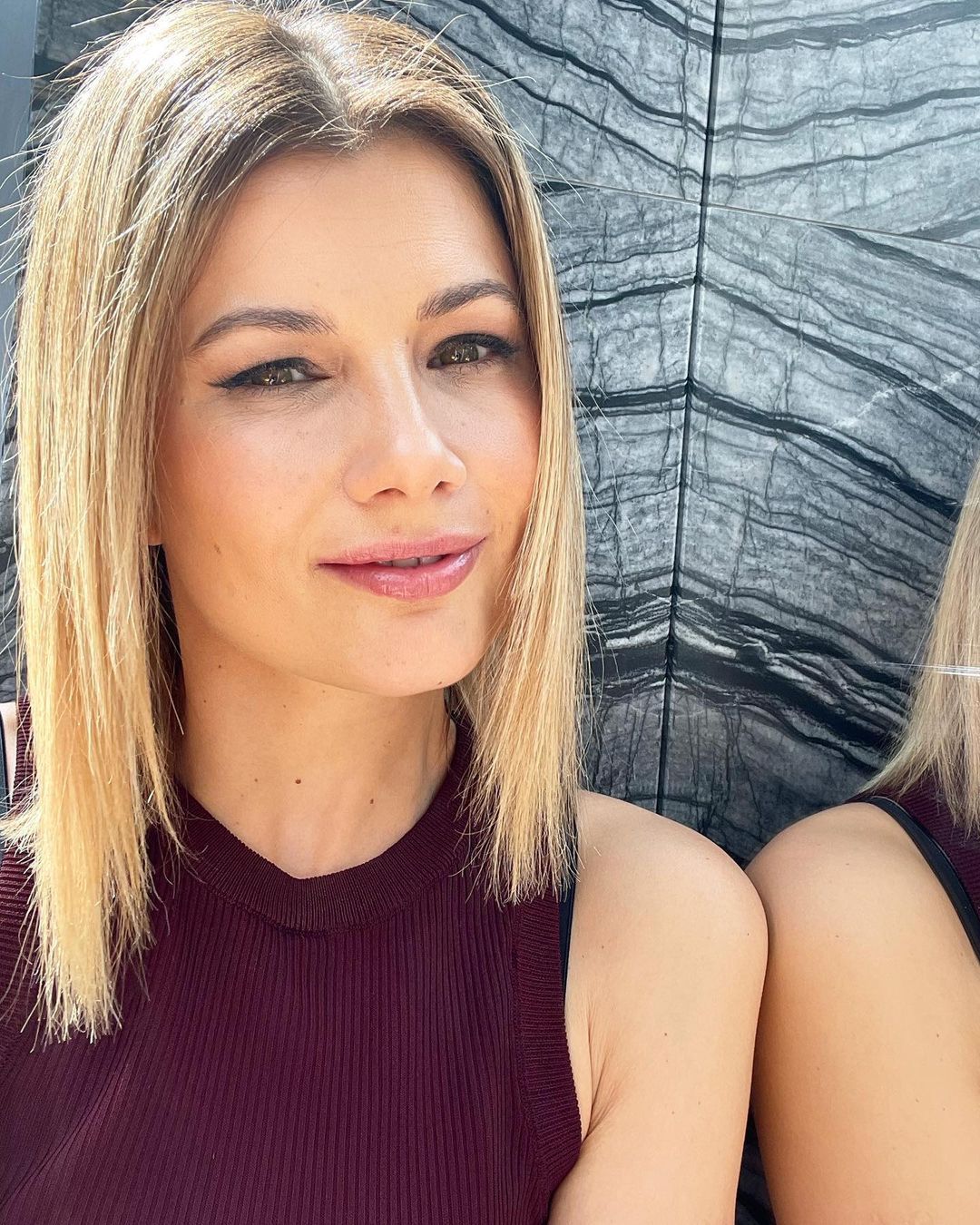 Agnieszka Sienkiewicz w blond włosach