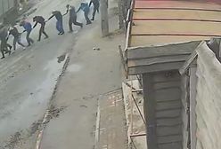 Kolejne dowody masowych egzekucji w Buczy. Wstrząsające nagranie