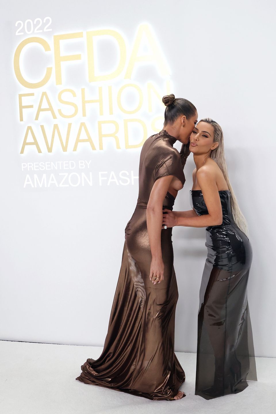 Khloe Kardashian i Kim Kardashian