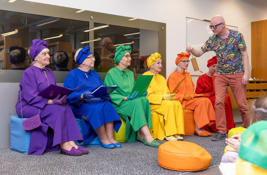 Rainbow Seniors gather at library to read fairy tales, sparking right-wing criticism