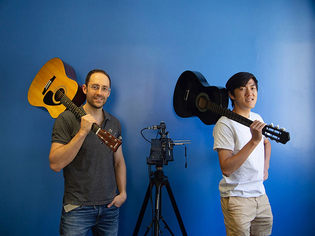 Naukowa synestezja. Ta kamera WIDZI dźwięki! - Mark Sheinin oraz Dorian Chan są częścią zespołu badawczego Carnegie Mellon University.