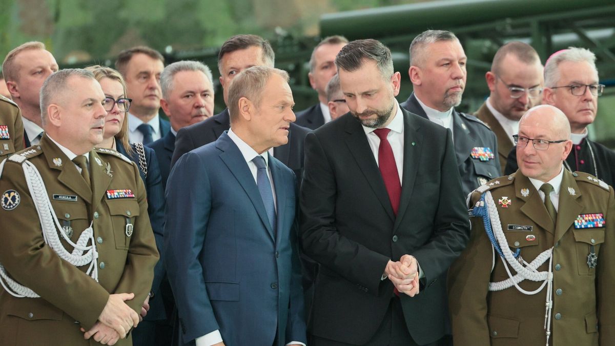 Premier Tusk, szef MON Kosiniak-Kamysz z dowódcami Wojska Polski