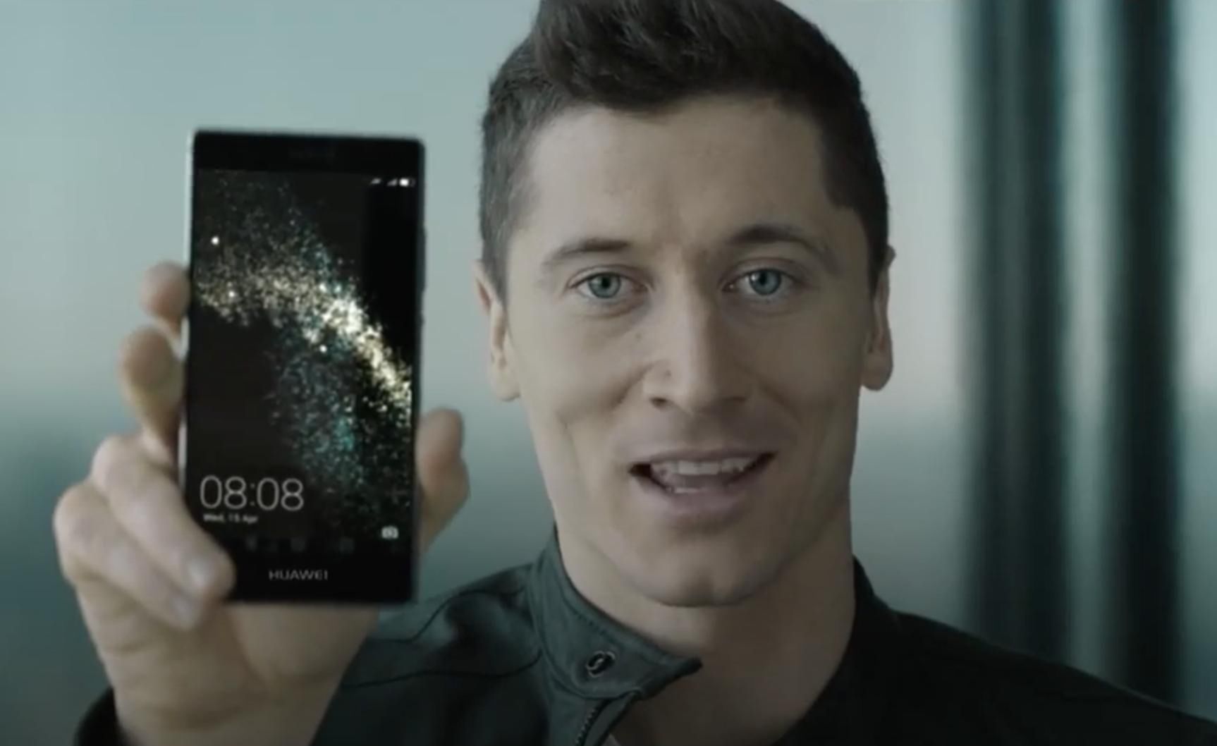 Robert Lewandowski w reklamie Huawei | fot. YouTube