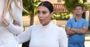 Kim Kardashian podkreśla ciążowe krągłości w obcisłej sukience