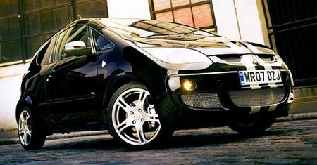 Czarny Jastrząb - Mitsubishi Colt Black Hawk
