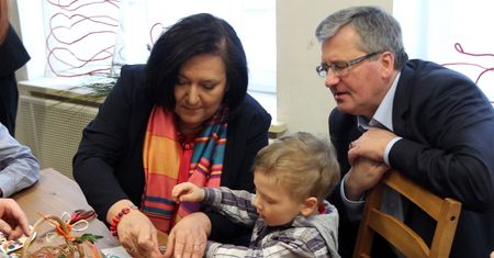 Prezydent chce rocznego urlopu dla matek "pierwszego kwartału"