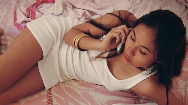 On, ona i dwa smartfony. Tak wygląda nowoczesny związek 1