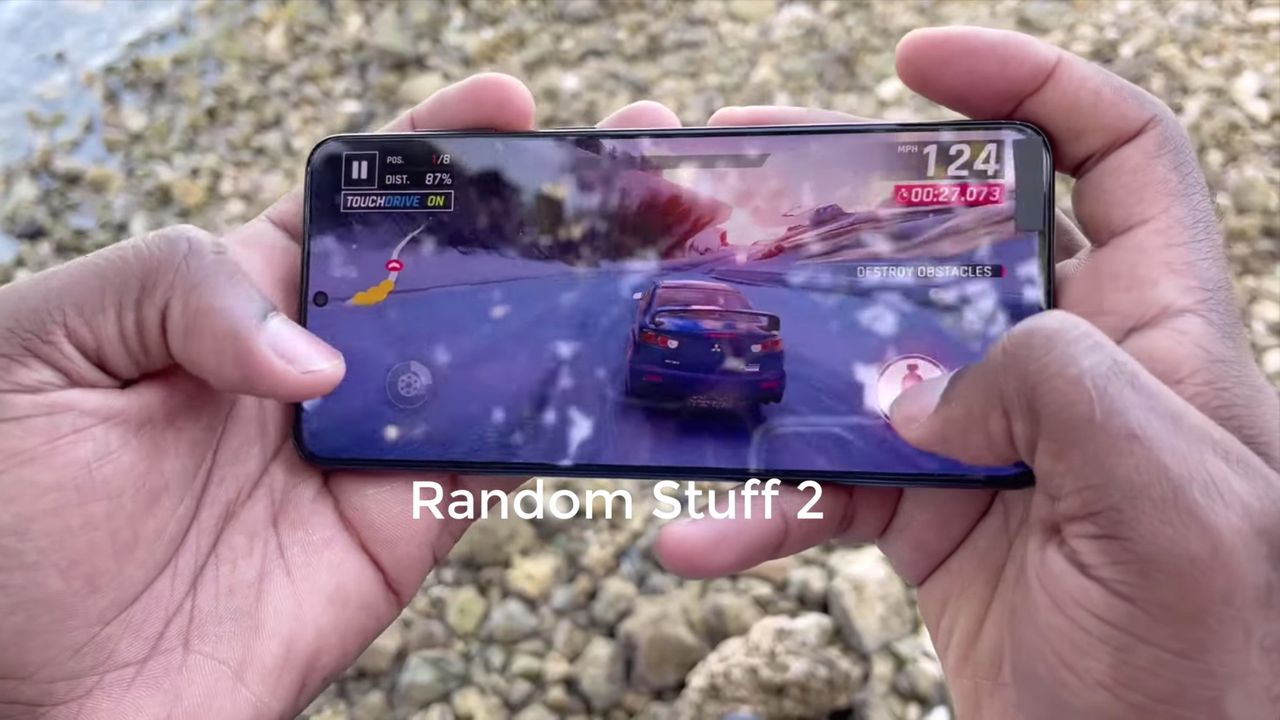 Samsung Galaxy S21+ przyłapany na wideo