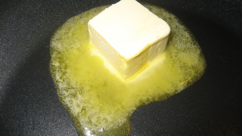 Tłuszcz jadalny z olejem roślinnym z dodatkiem soli