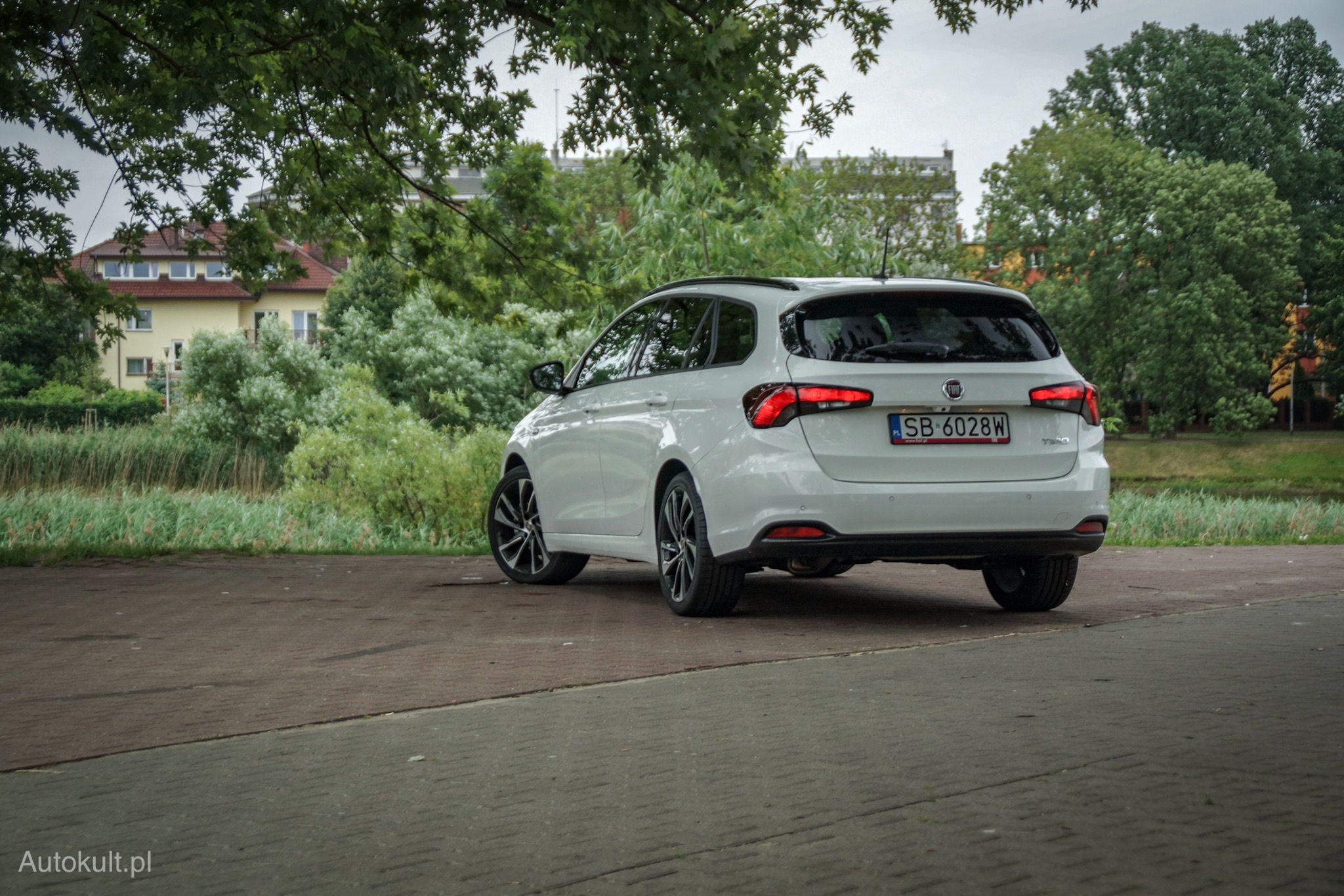 Wersja S-Design występuje tylko jako hatchback i kombi. Zwykłe Tipo jest też dostępne jako sedan