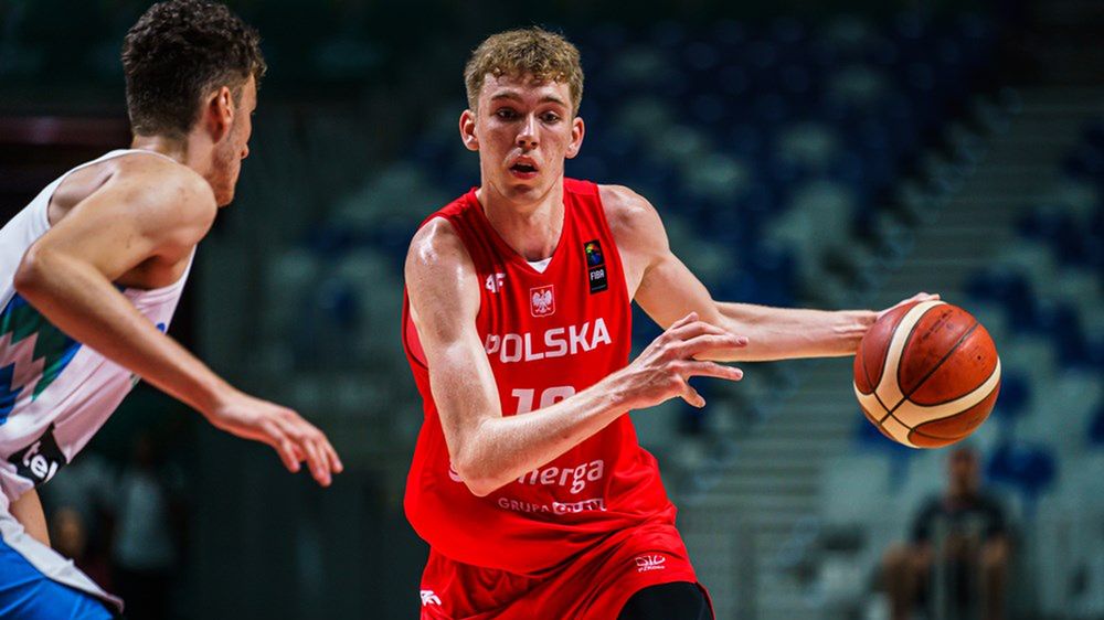 Materiały prasowe / FIBA/Elena Benitez / Na zdjęciu: Szymon Nowicki