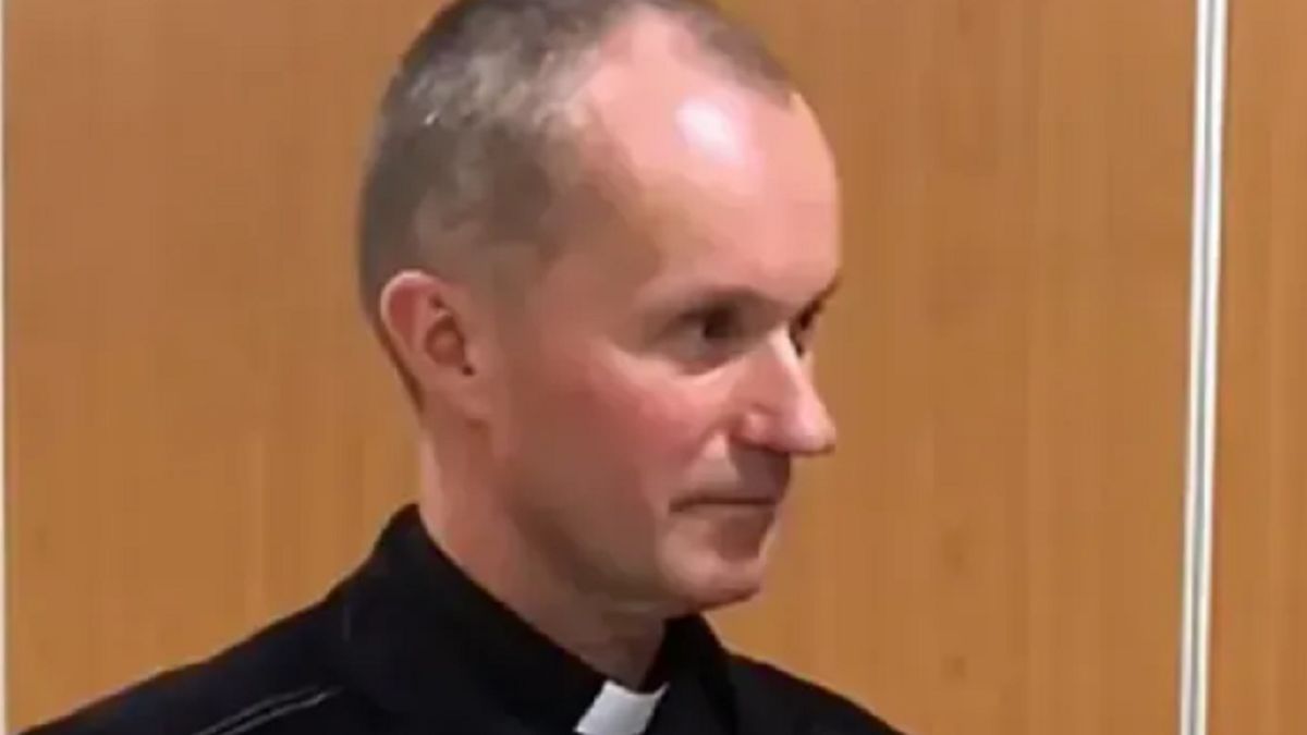 Ksiądz Janusz Chyła. 