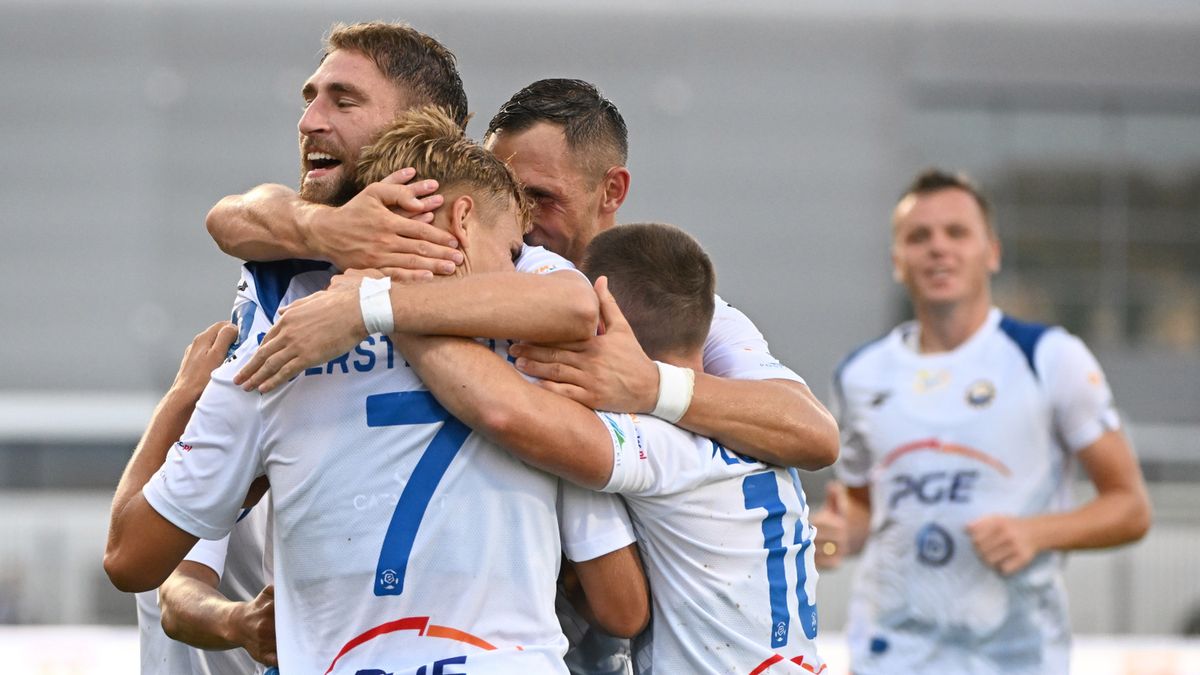 PAP / Darek Delmanowicz / Piłkarze Stali Mielec w meczu z Radomiakiem