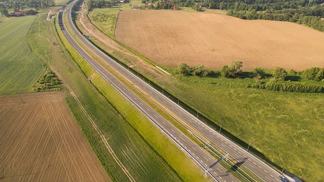 Budowa odcinka drogi ekspresowej S3 od węzła Lubin Północ do węzła Lubin Południe trwała 30 miesięcy.
