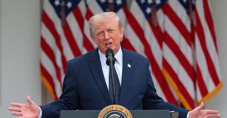 Trump zabrał głos ws. Cieśniny Ormuz. "Pozostaje otwarta"