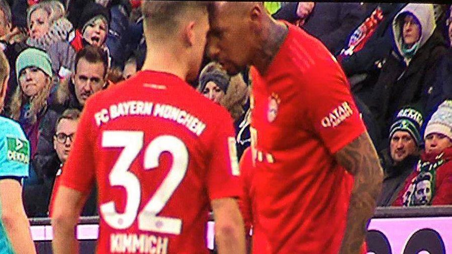 Joshua Kimmich i Jerome Boateng podczas meczu Bundesligi Bayern Monachium - Werder Brema