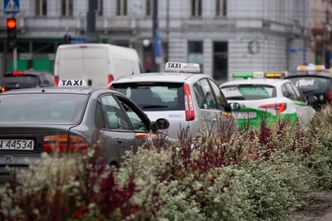 Awantura w Warszawie. Taksówkarze: "Zostaliśmy potraktowani jak stara szmata"